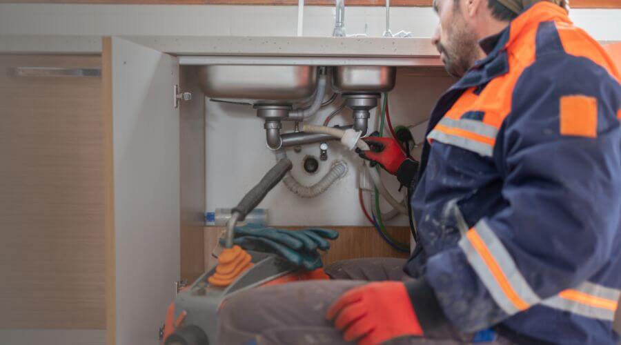 Expert burst pipe repair services in Fenton, IL